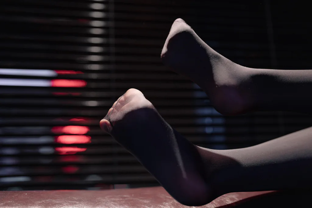 轩萧學姐 – 黑丝通讯官[60P/286MB]插图2