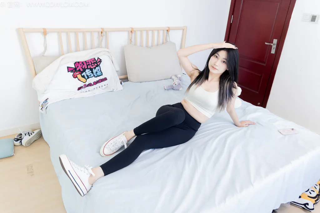 勿恋传媒 NO.2561 贝壳-板鞋、帆布鞋、短肉丝、瑜伽裤[165P/1V/4.84GB]插图3