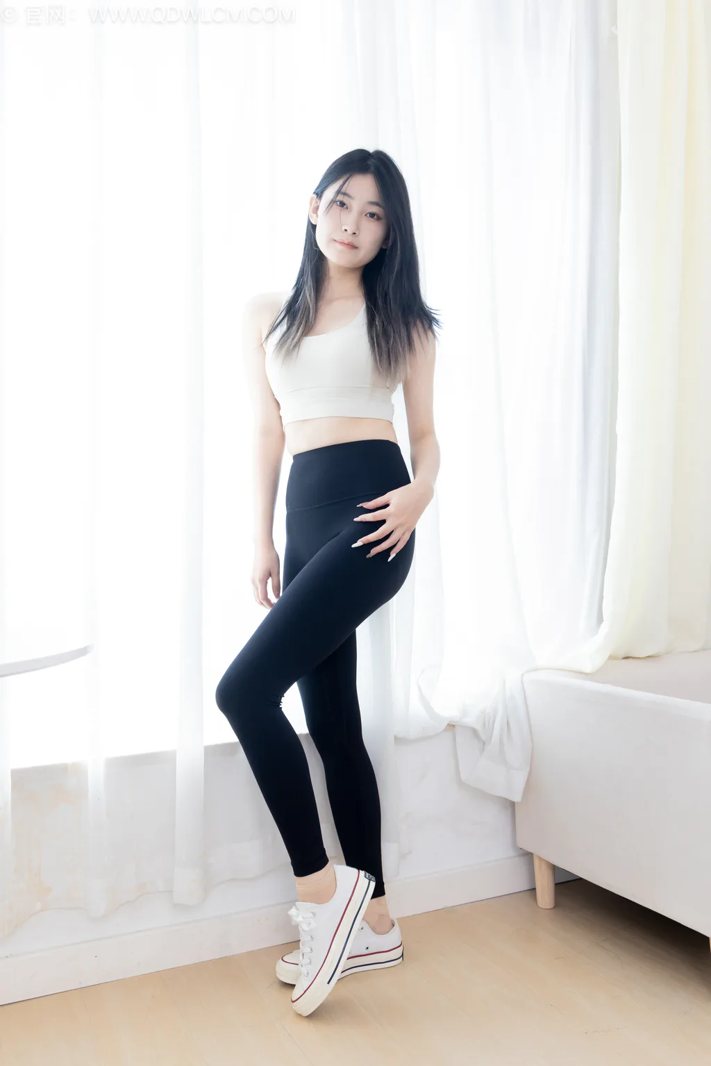 勿恋传媒 NO.2561 贝壳-板鞋、帆布鞋、短肉丝、瑜伽裤[165P/1V/4.84GB]插图