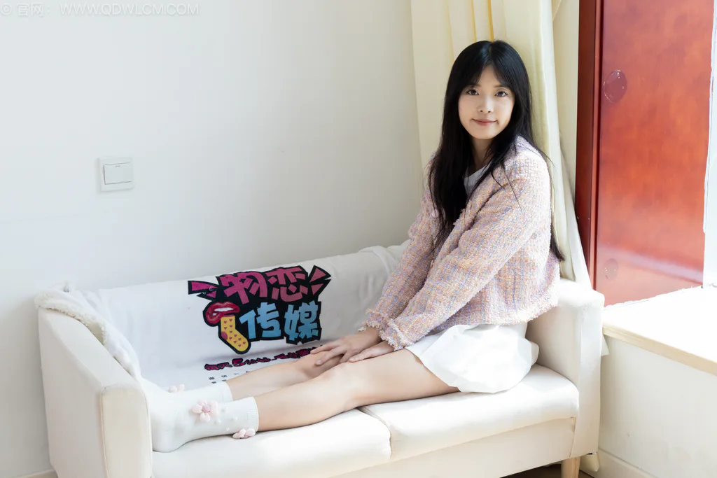 勿恋传媒 NO.2563 茯苓-板鞋、白棉袜、裸足[200P/1V/4.50GB]插图3