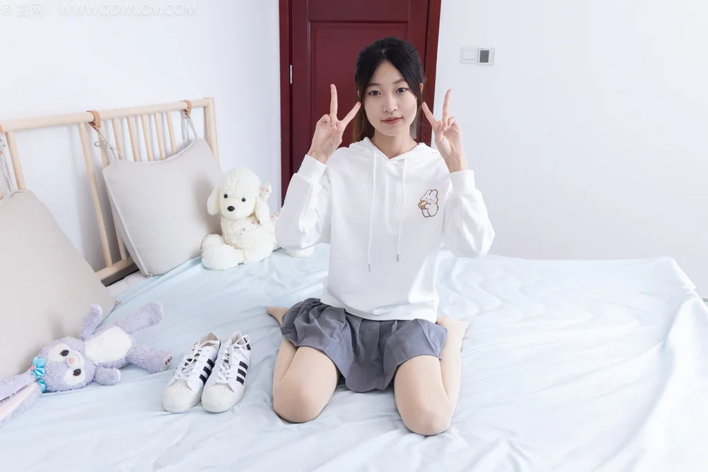 勿恋传媒 NO.2547 小夏-板鞋、厚肉丝[165P/1V/3.93GB]插图