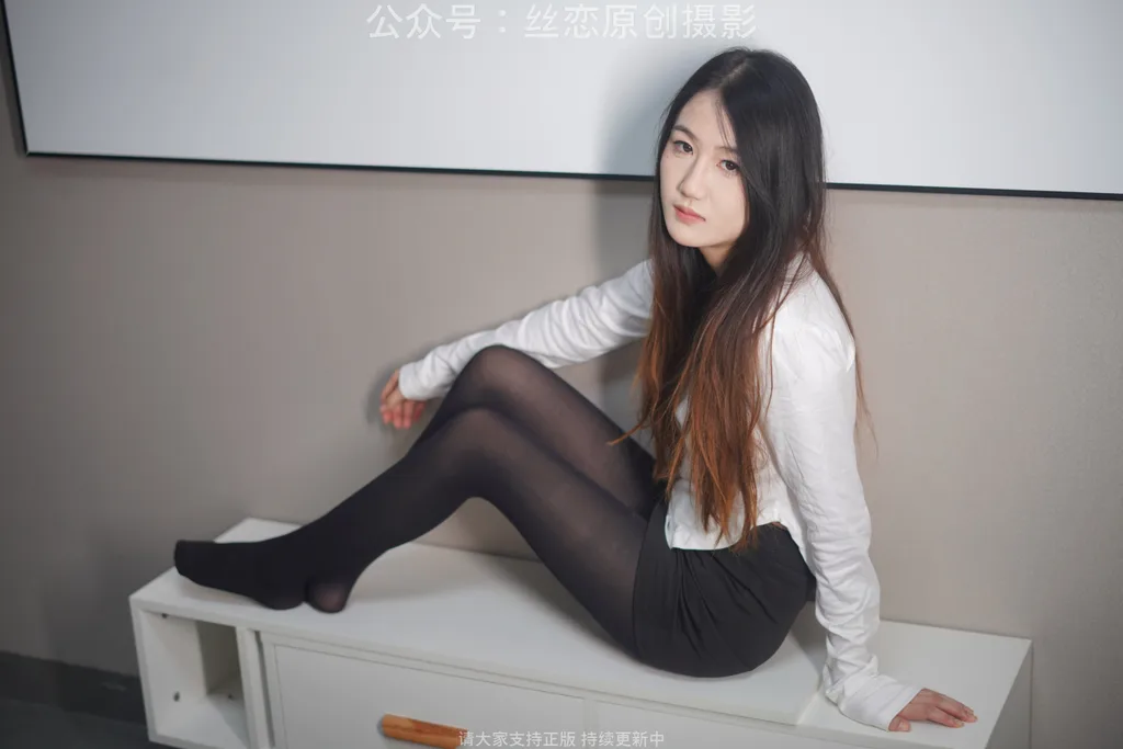 丝恋摄影 NO.002 幺幺-小皮鞋，厚黑丝[157P/1V/6.48GB]插图