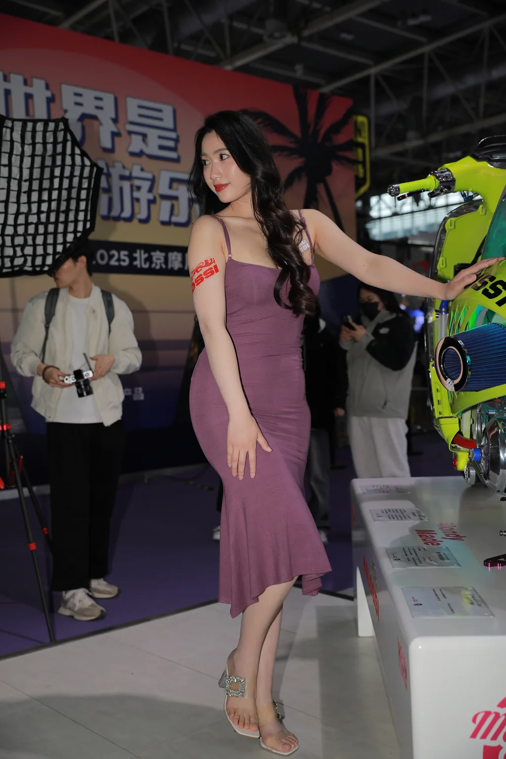 精选街拍作品 NO.6391 粉色吊带裙女神[269P/445MB]插图