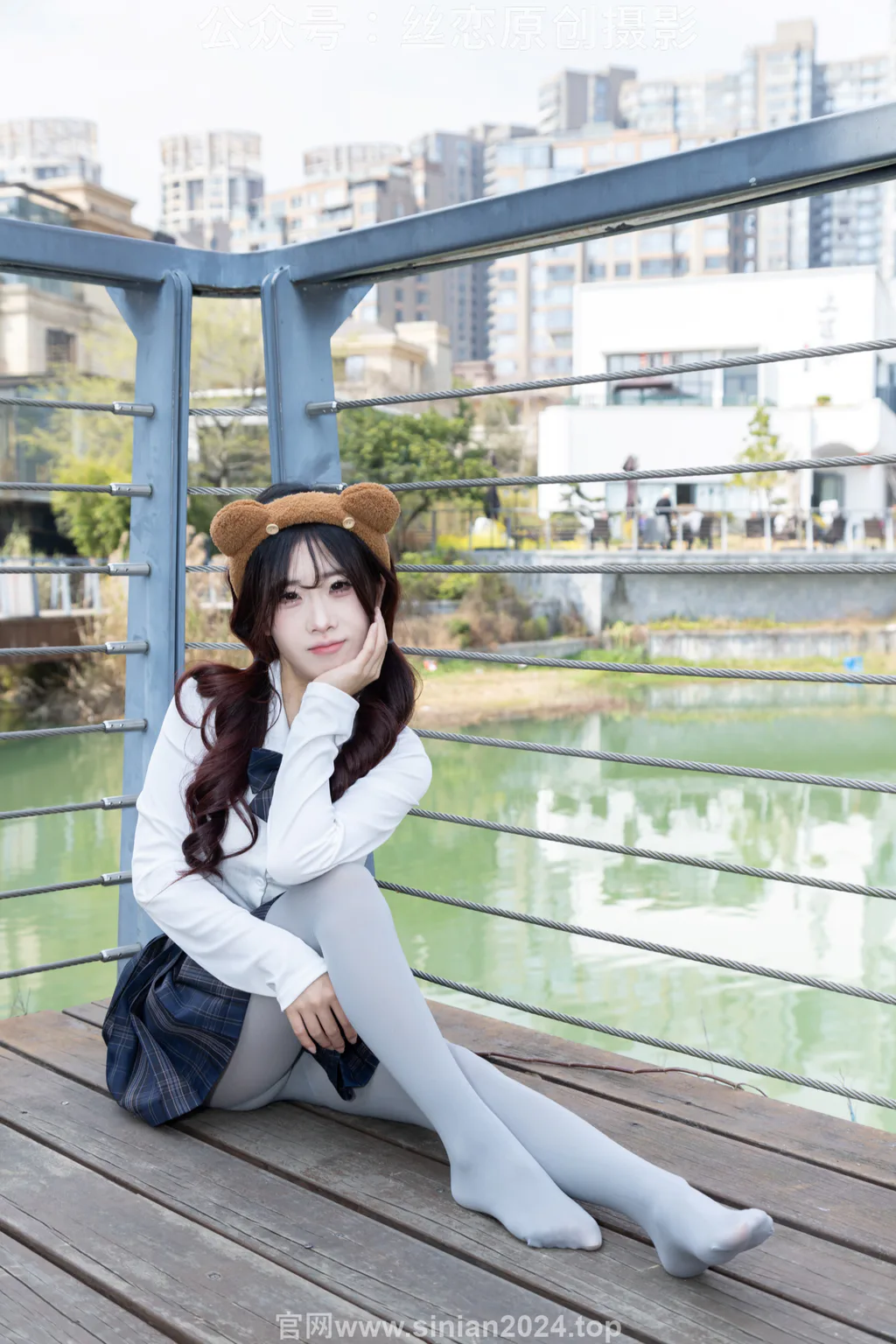 丝恋摄影 NO.009 小梦-白色衬衫 碎花短裙 灰色丝袜 白色玛丽珍[283P/1V/3.19GB]插图