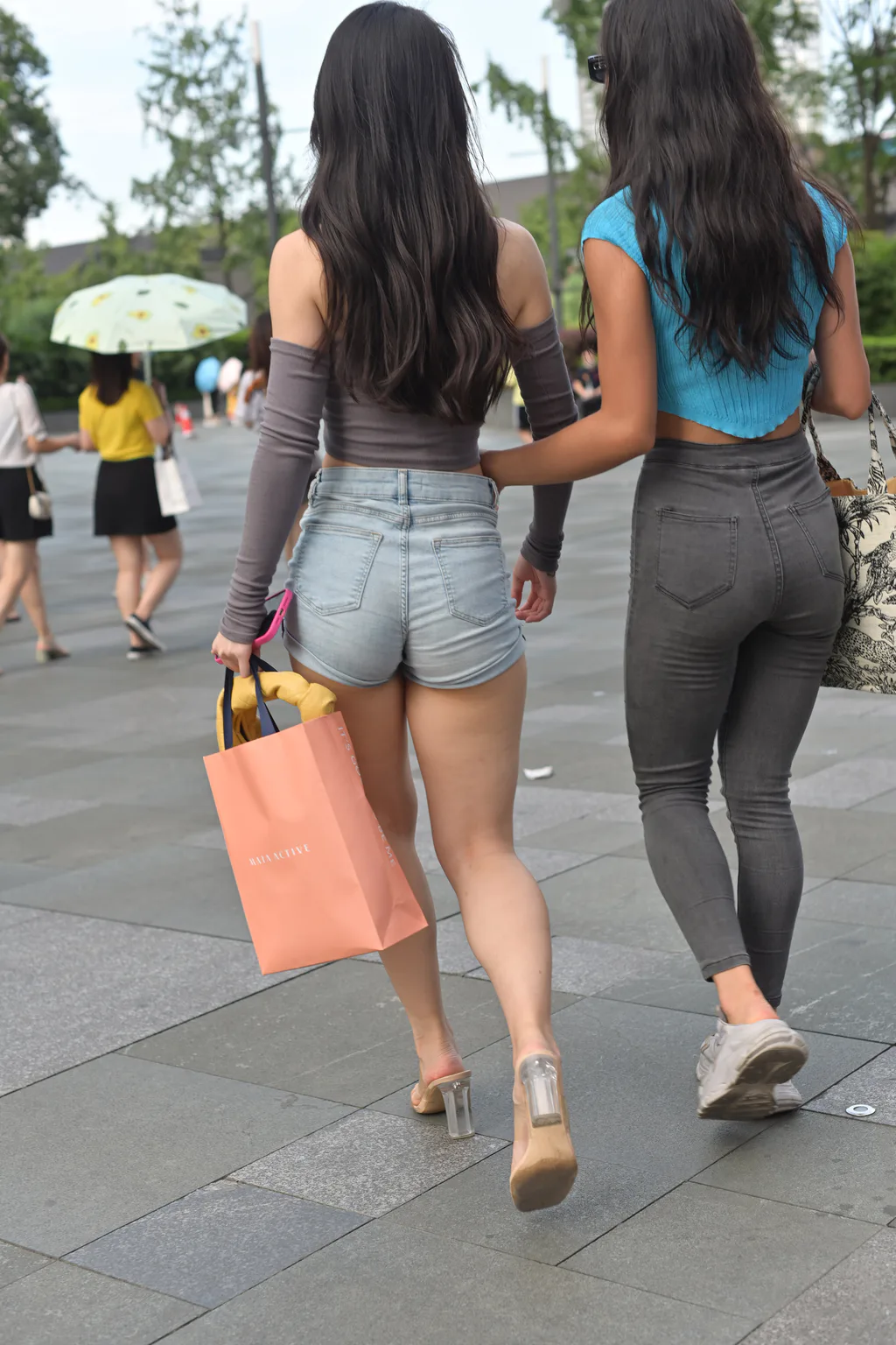 精选街拍作品 NO.6420 一字肩牛仔短裤[422P/941MB]插图