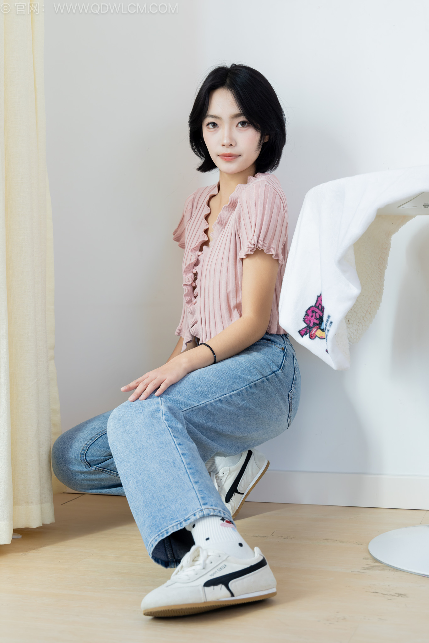 勿恋传媒2585期小爱-运动鞋、白棉袜、薄黑丝（脚尖加固款）、厚肉丝仅在黑丝内打底（全程叠穿）[149P/1V/3.64G]插图