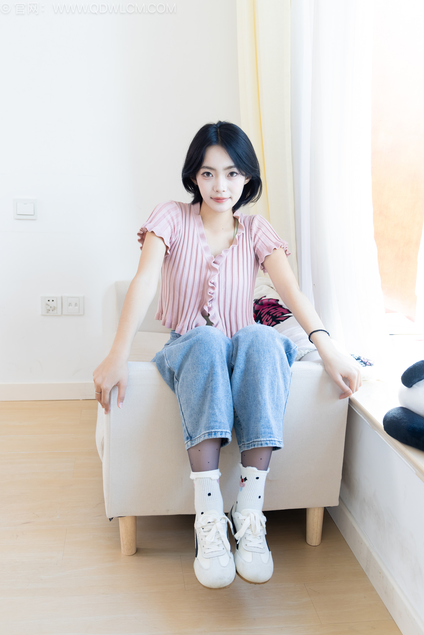 勿恋传媒2585期小爱-运动鞋、白棉袜、薄黑丝（脚尖加固款）、厚肉丝仅在黑丝内打底（全程叠穿）[149P/1V/3.64G]插图5