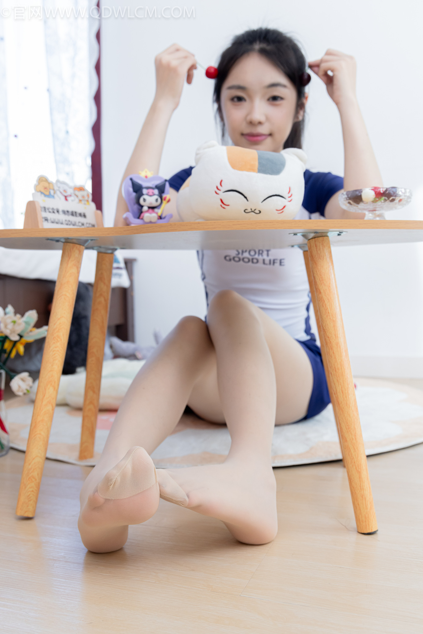 勿恋传媒2596期青提-帆布鞋、白棉袜、薄肉丝（脚尖加固款）[139P/1V/3.91G]插图8