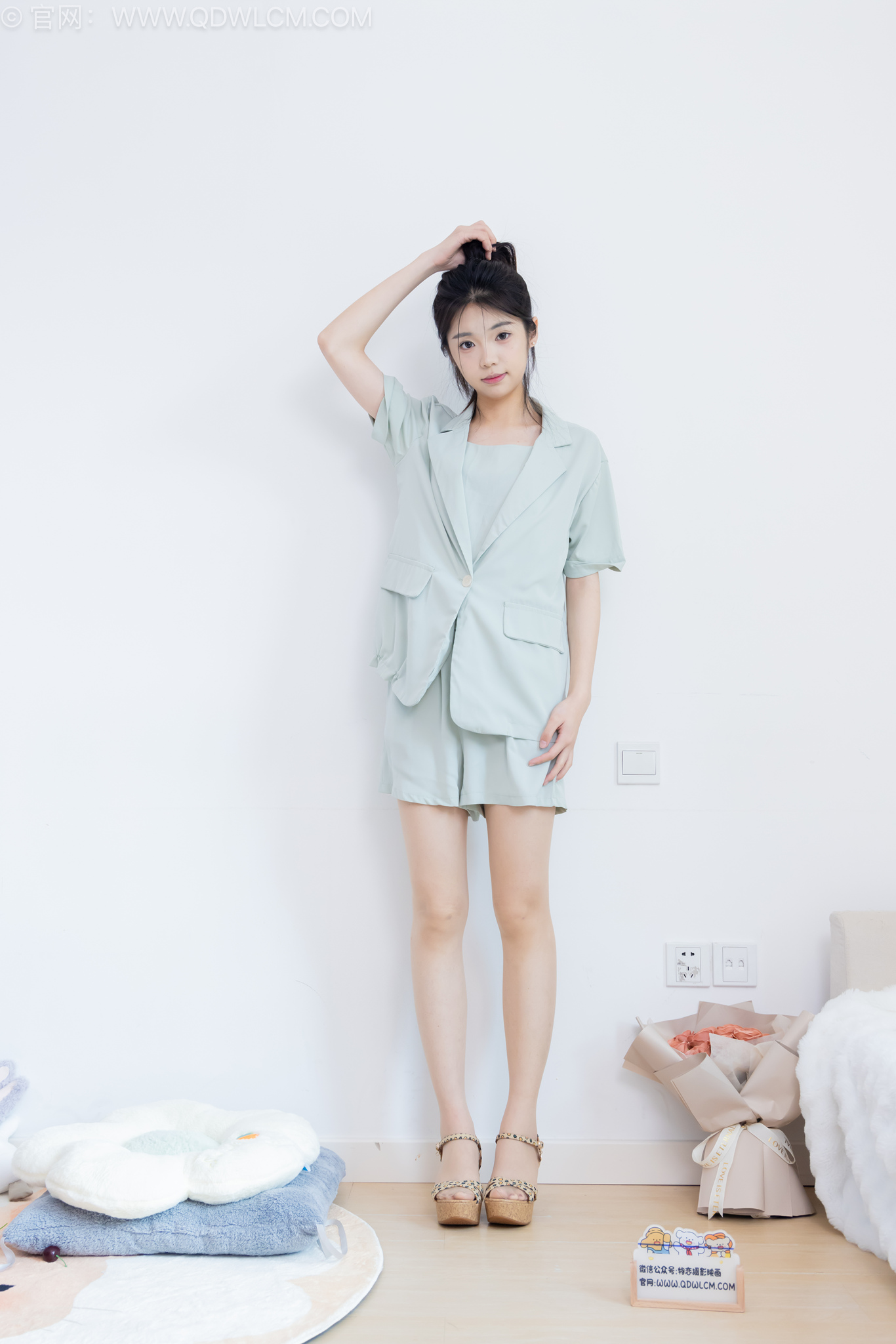 勿恋传媒2606期 青提-三双高跟鞋、薄肉丝（脚尖透明款）、裸足、视频为超近景特写[154P/1V/6.56G]插图5