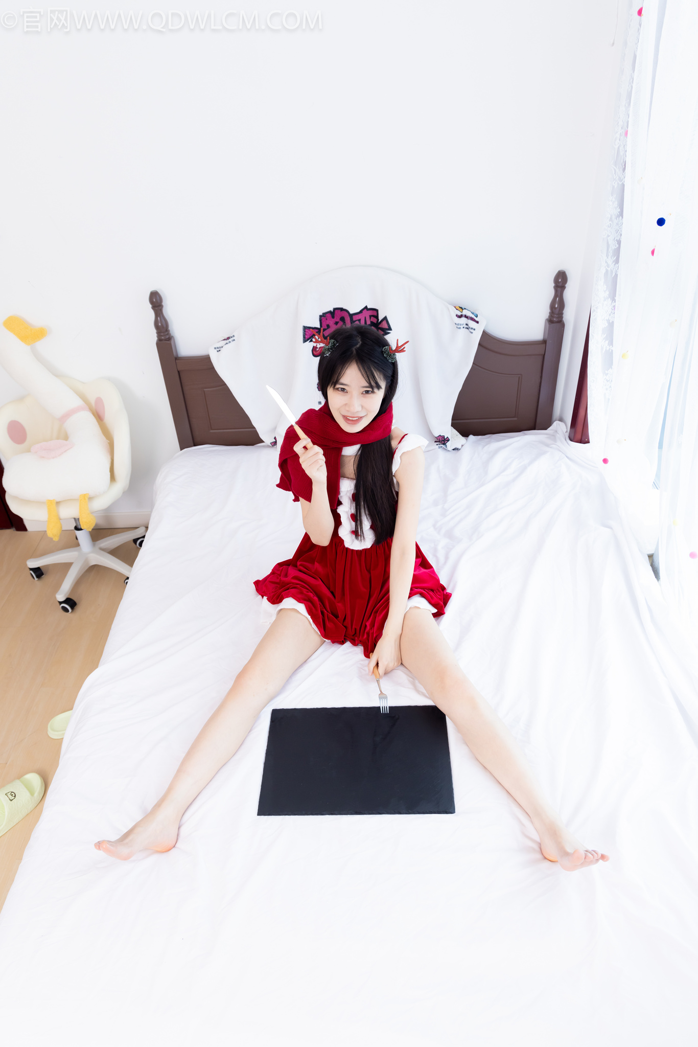 勿恋传媒2611期菜菜-高跟鞋、薄白丝（脚尖透明卡）、裸足、裸足摆盘剧情[160P/1V/5.05G]插图3