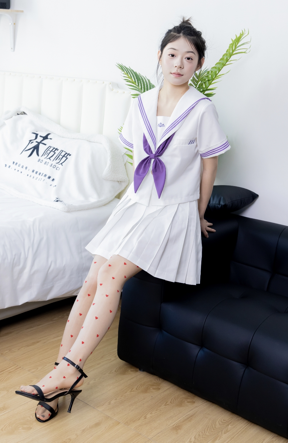 袜啵啵638期：糯米-高跟鞋、高跟凉鞋、波点薄白丝（脚尖透明款）、油亮薄肉丝（脚尖透明款）、裸足（黑白美甲）、jk至服花絮版[146P/1V/5.88GB]插图1