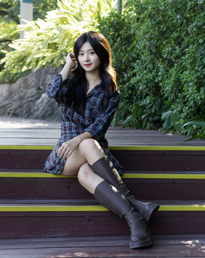 甜予摄影303期：露露-长筒鞋、白袜、裸足（视频特写版）[120P/1V/3.42GB]插图5