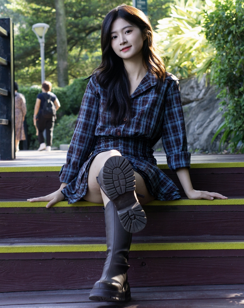 甜予摄影303期：露露-长筒鞋、白袜、裸足（视频特写版）[120P/1V/3.42GB]插图2