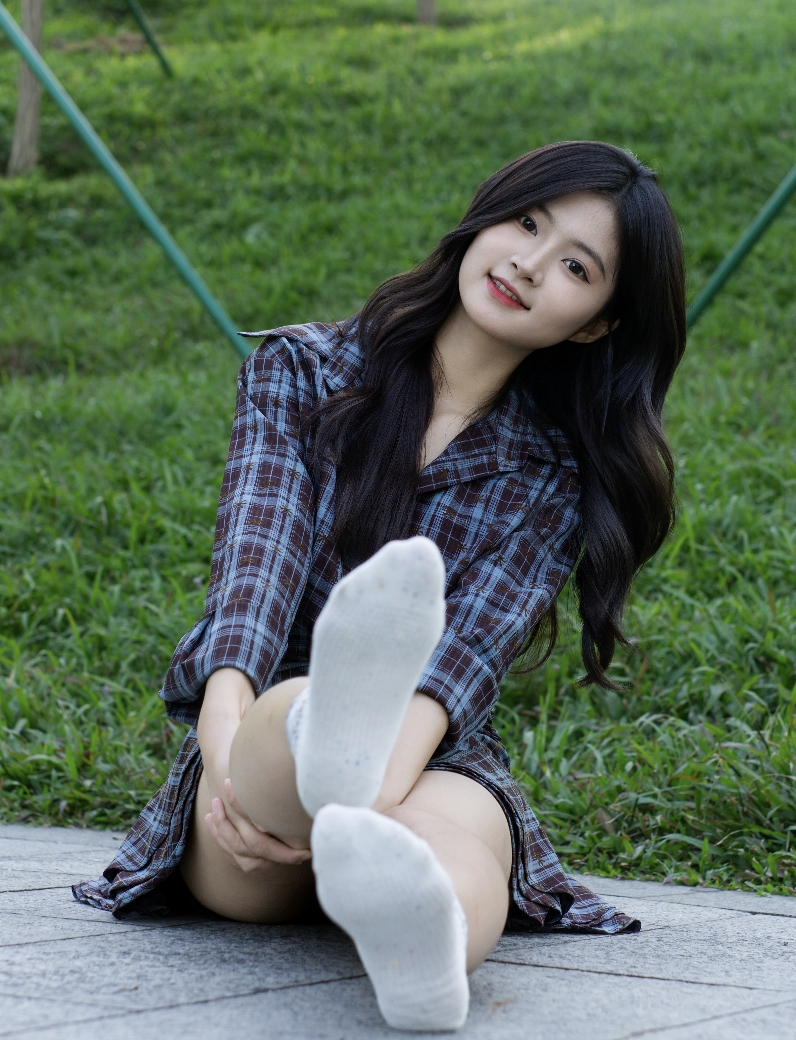 甜予摄影303期：露露-长筒鞋、白袜、裸足（视频特写版）[120P/1V/3.42GB]插图1