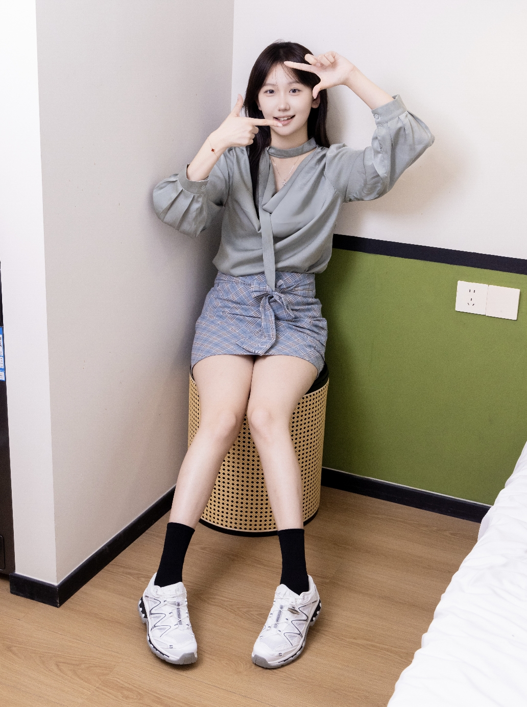 袜啵啵641期：香菜-萨洛蒙运动鞋、黑棉袜、短肉丝（脚尖加固款）花絮版[189P/1V/9.97GB]插图