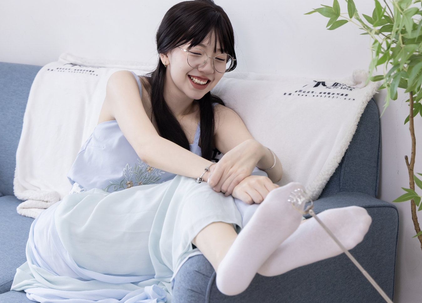 袜啵啵643期：小甜豆-汉服、白船袜、薄肉丝（脚尖微加固款）、裸足、挠痒剧情（仅丝袜含）、抹酸奶踩酸奶剧情（仅裸足含）（164P+1V/6.66GB）插图3