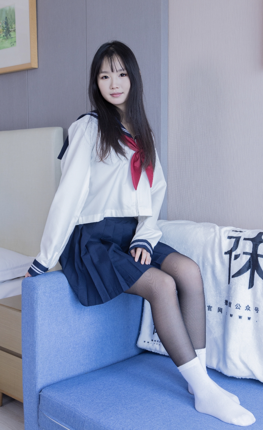 袜啵啵642期：甜甜圈-过膝靴、板鞋、白棉袜、薄黑丝（脚尖加固款）（152P+1V/7.23GB）插图3