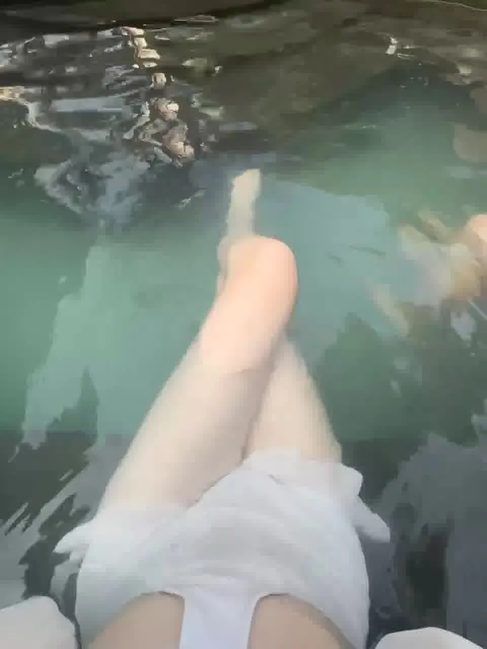 脚模面试脸足同框套路系列-219 伤痕多 [6V/9M]插图3