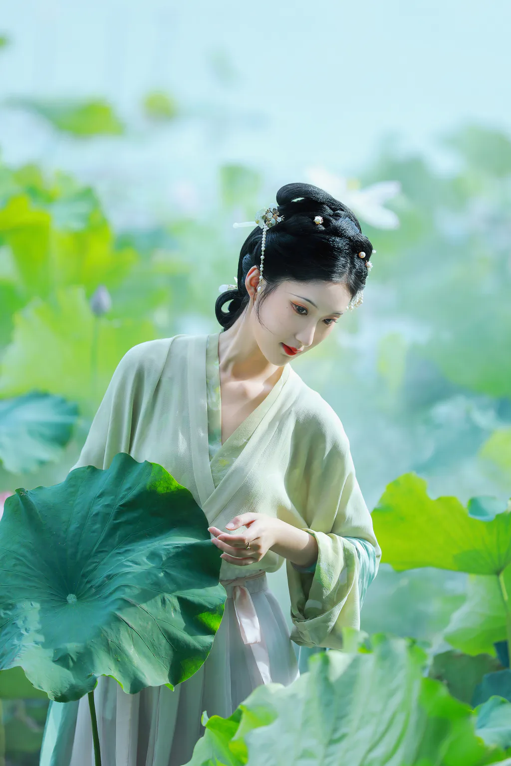 [YITUYU艺图语]2023.01.12 她清冷得好像一首宋词 荷里寒[22+1P/183MB]插图