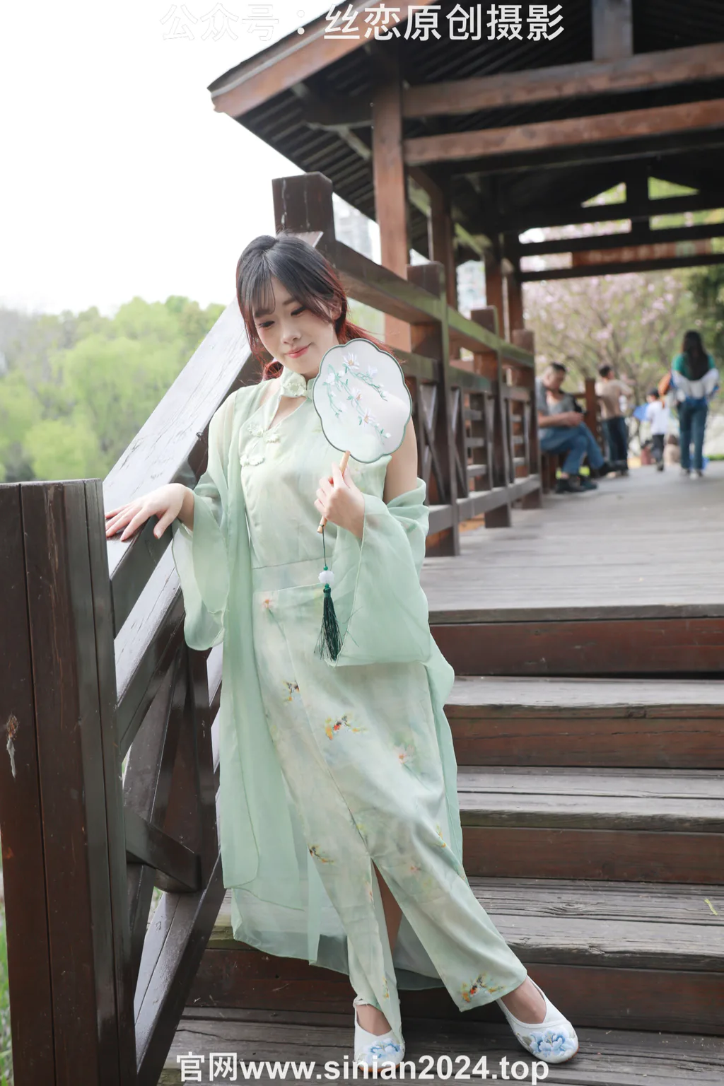 丝恋摄影 NO.040 小梦-古装汉服 白色绣花鞋 超薄肉丝 金色脚链[276P/1V/5.51GB]插图1