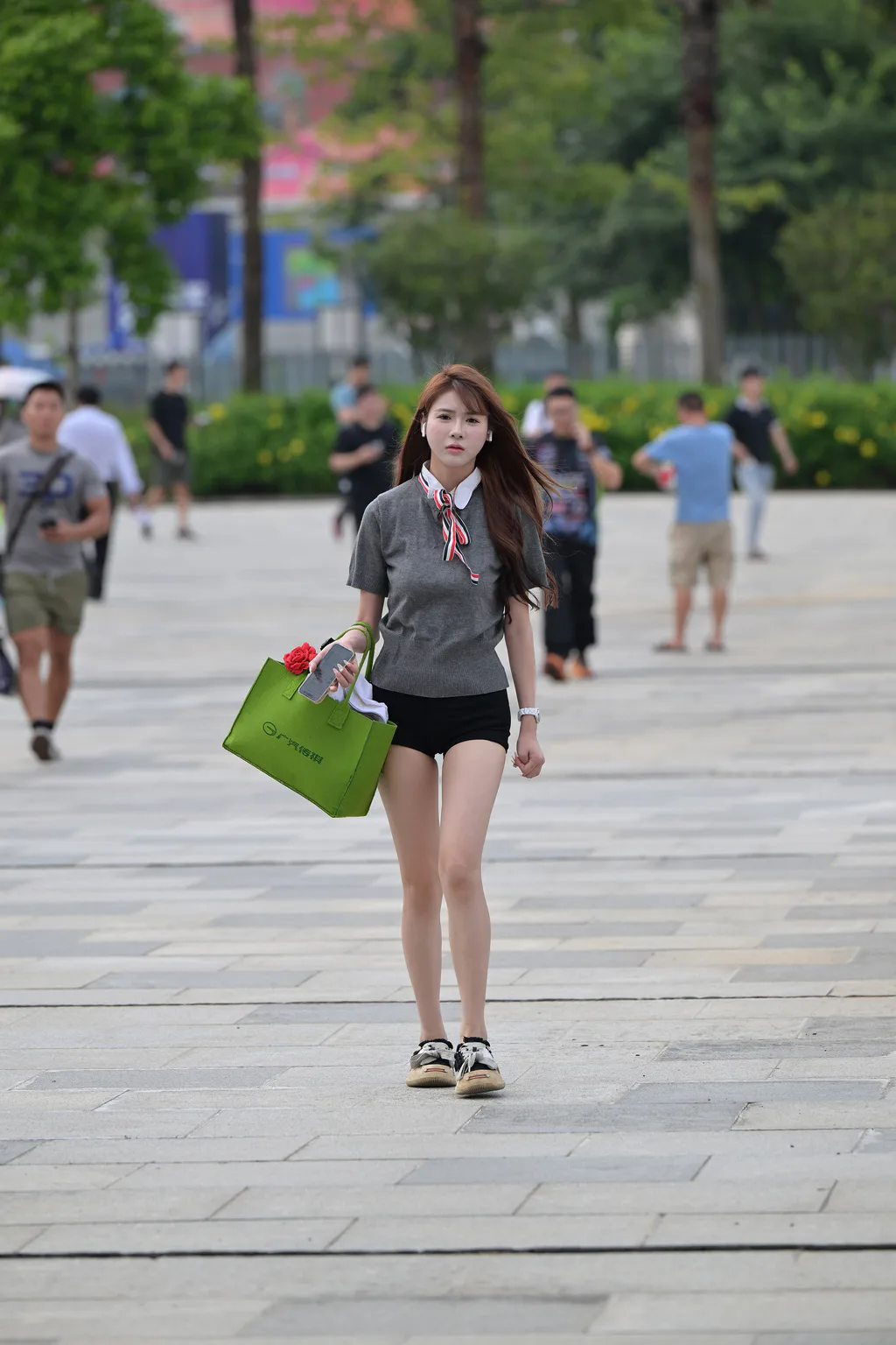 精选街拍作品 NO.6525 清秀可爱黑色短裤[83P/127MB]插图1