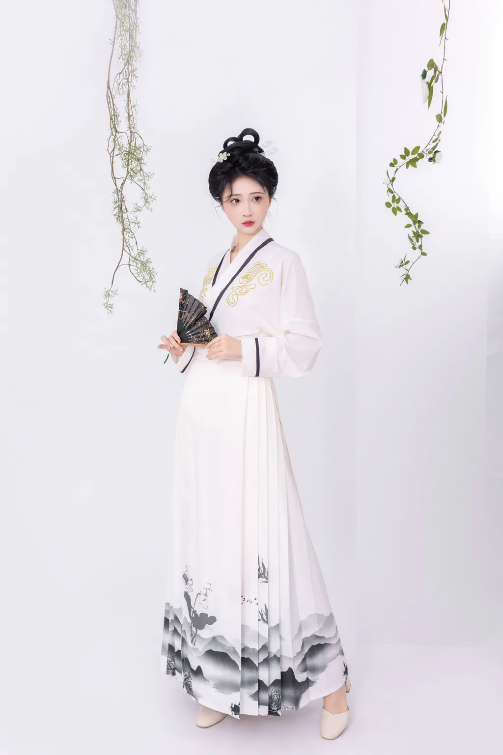 [YITUYU艺图语]2023.02.07 花与剑 绮罗生的小苏苏[27+1P/157MB]插图1