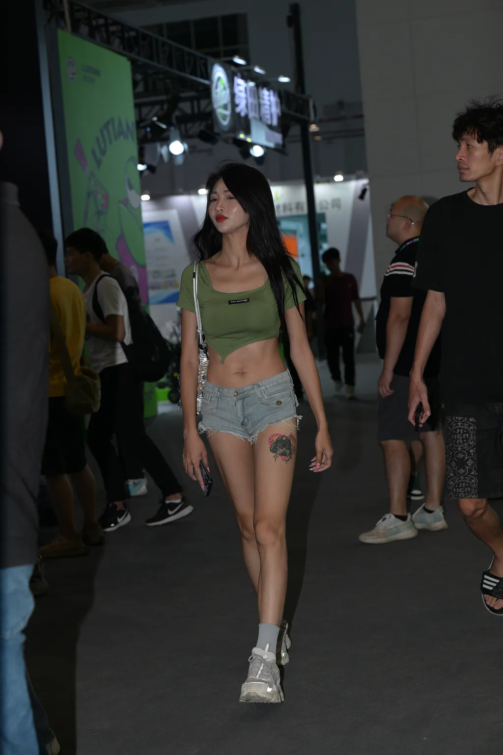 精选街拍作品 NO.6548 青春靓丽牛仔短裤[95P/161MB]插图1