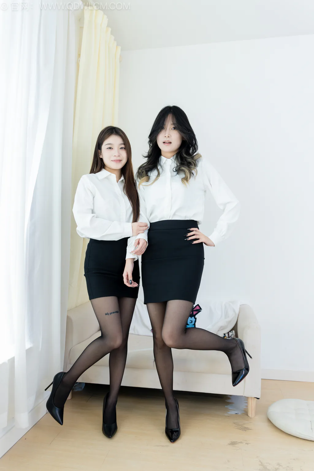 勿恋传媒 NO.2590 闪闪&贝壳-高跟鞋、薄黑丝、ol至服[163P/1V/5.09GB]插图1