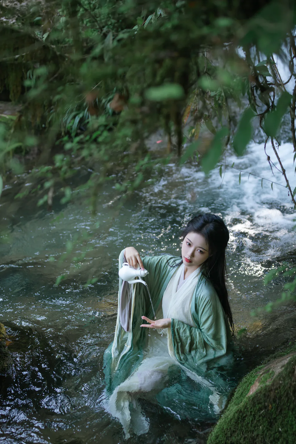 [YITUYU艺图语]2023.02.11 青山 梨一依[24+1P/297MB]插图