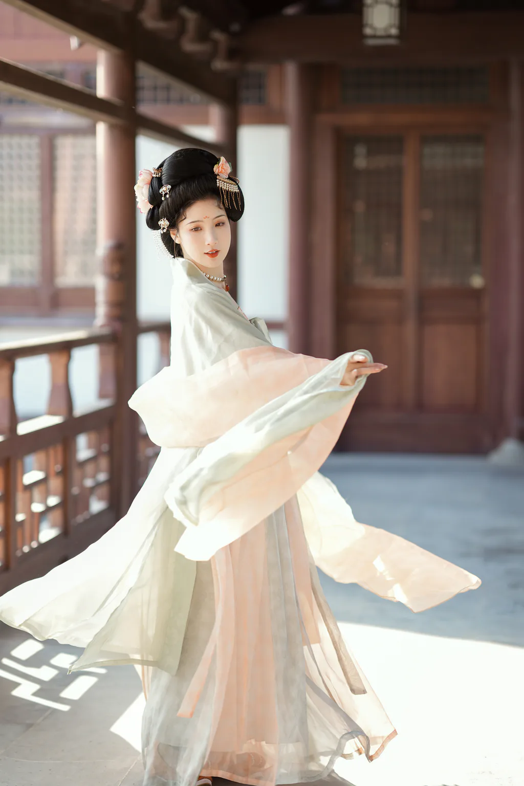 [YITUYU艺图语]2023.01.31 在大唐，她是荣耀的象征 我是金儿呀[24+1P/175MB]插图