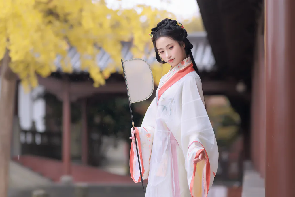 [YITUYU艺图语]2023.01.10 雨中银杏 眸小妖[23+1P/251MB]插图1