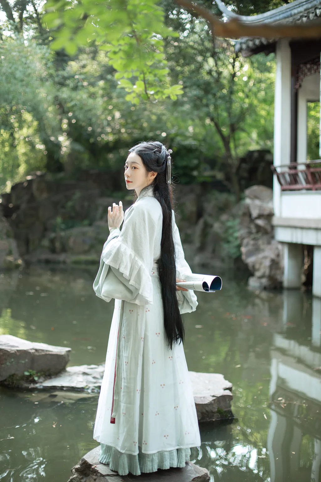 [YITUYU艺图语]2023.01.14 人生若无梦 终世无洪荒 逢一[25+1P/161MB]插图