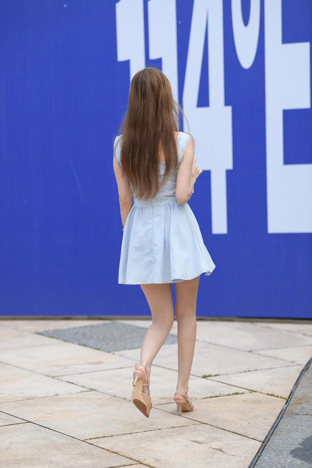 精选街拍作品 NO.6519 蓝色裙装女子[49P/75MB]插图3