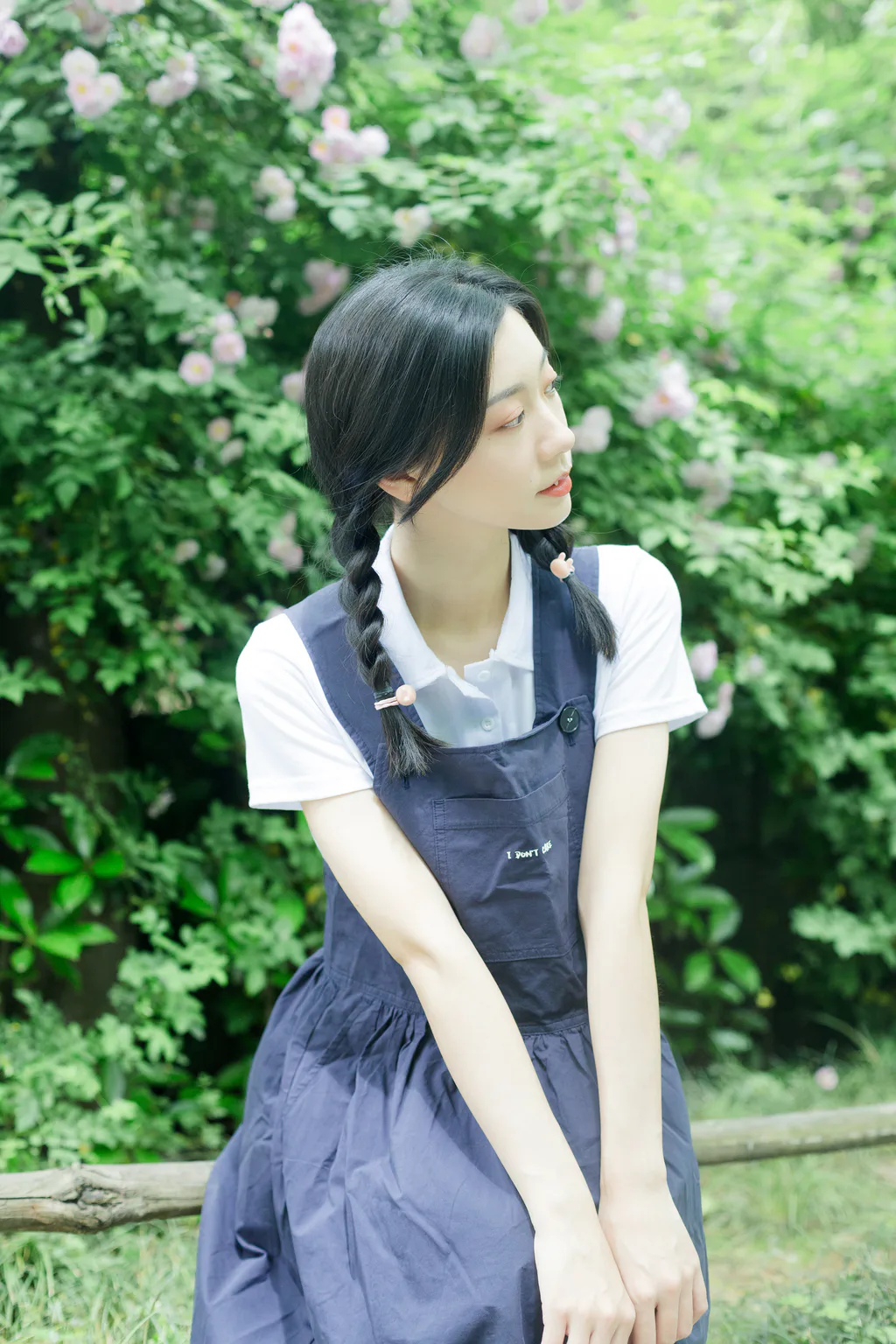 [YITUYU艺图语]2023.02.11 除了春天和蔷薇 饲猫少女-[25+1P/334MB]插图3