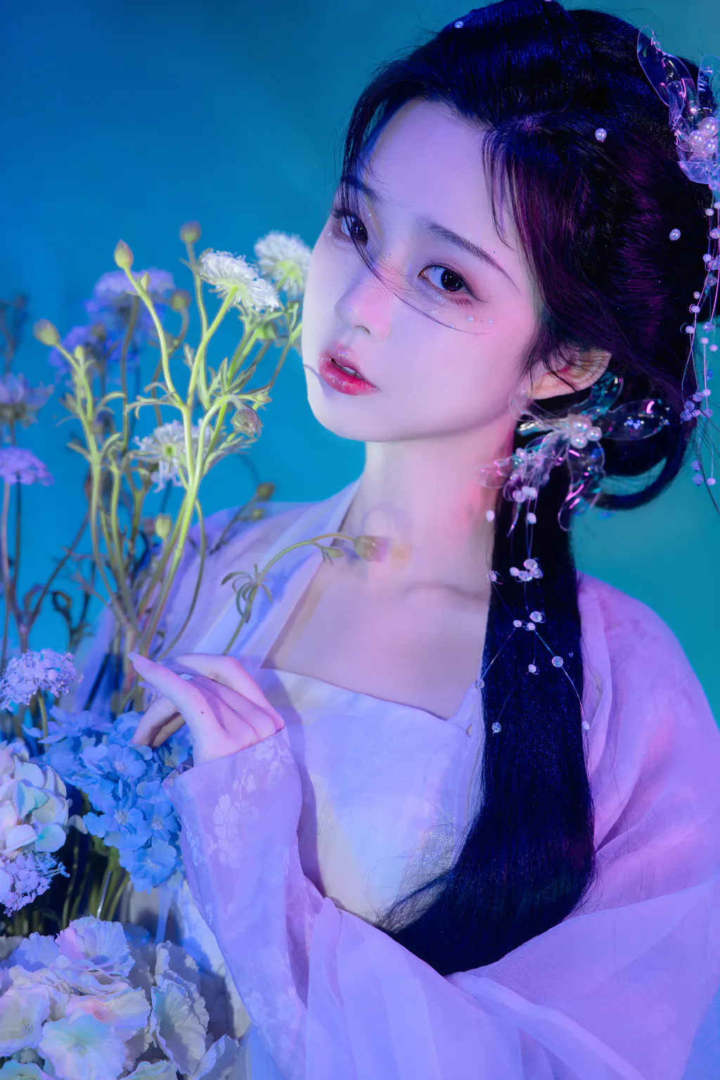 [YITUYU艺图语]2023.01.10 她是那一抹蓝 怀里猫ovo[22+1P/250MB]插图1