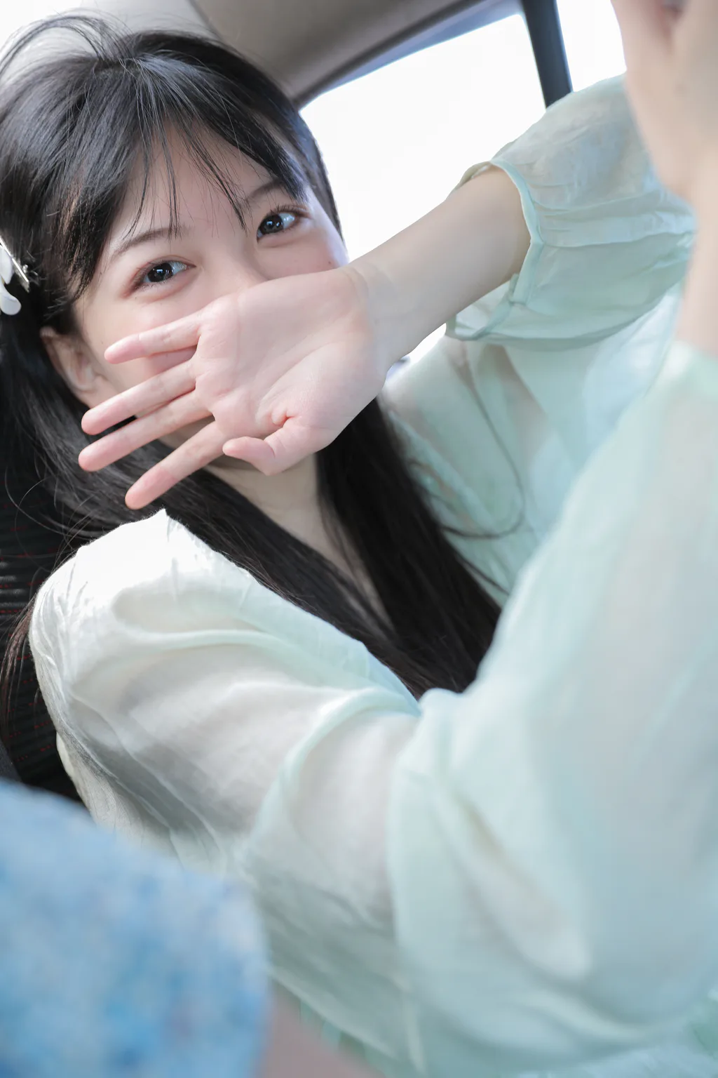 [YITUYU艺图语]2023.01.08 永远喜欢清透氧气的夏天 秋阳邑禾[21+1P/195MB]插图1