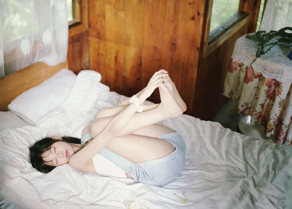 [YITUYU艺图语]2023.02.05 小木屋里的青春 歪歪[21+1P/170MB]插图1