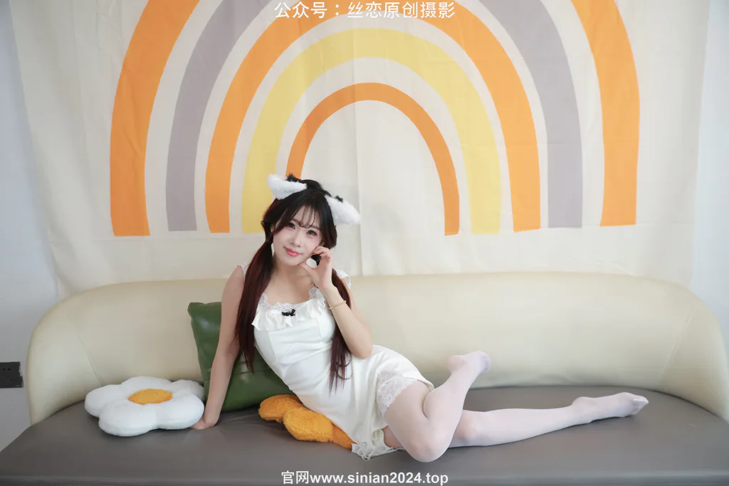 丝恋摄影 NO.045 小梦-白色超短裙 厚白丝袜 黑色小皮鞋[247P/1V/4.44GB]插图2