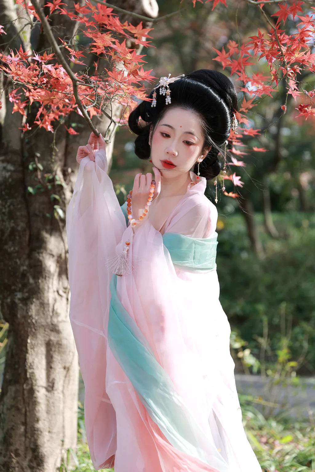 [YITUYU艺图语]2023.01.13 红枫 空川[19+1P/282MB]插图1