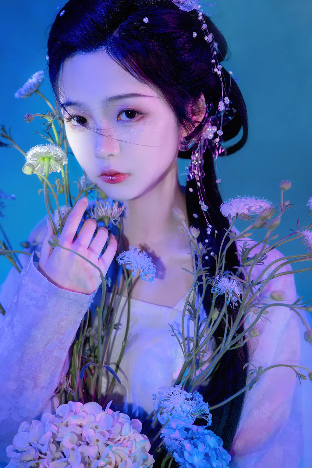 [YITUYU艺图语]2023.01.10 她是那一抹蓝 怀里猫ovo[22+1P/250MB]插图2