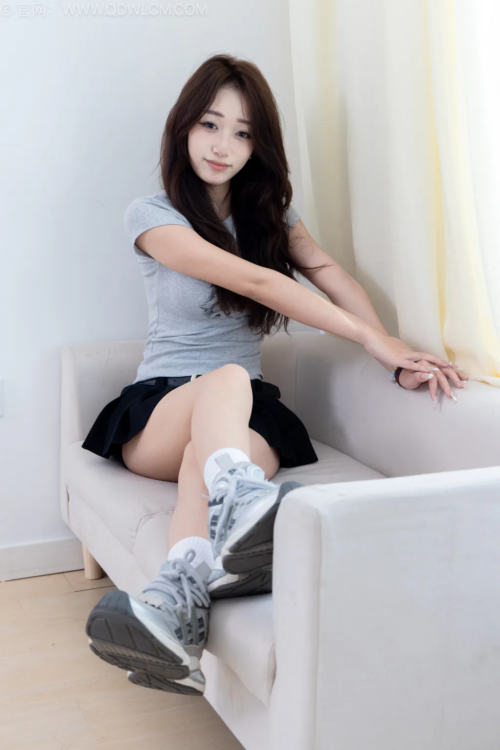 勿恋传媒 NO.2574 半夏-运动鞋、纯白棉袜、裸足[158P/1V/3.68GB]插图2