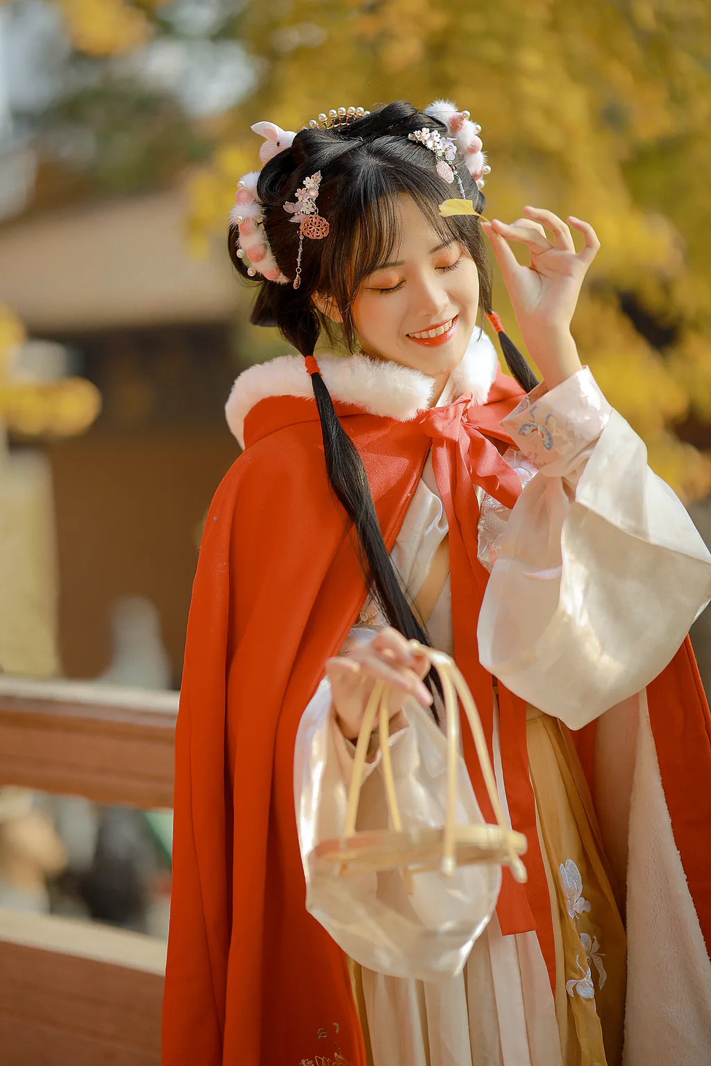 [YITUYU艺图语]2023.02.13 银杏汉服 是蝶绪咩[21+1P/146MB]插图1