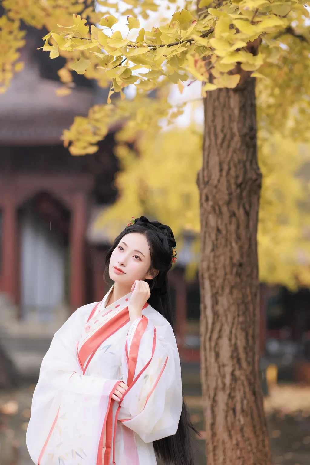 [YITUYU艺图语]2023.01.10 雨中银杏 眸小妖[23+1P/251MB]插图2