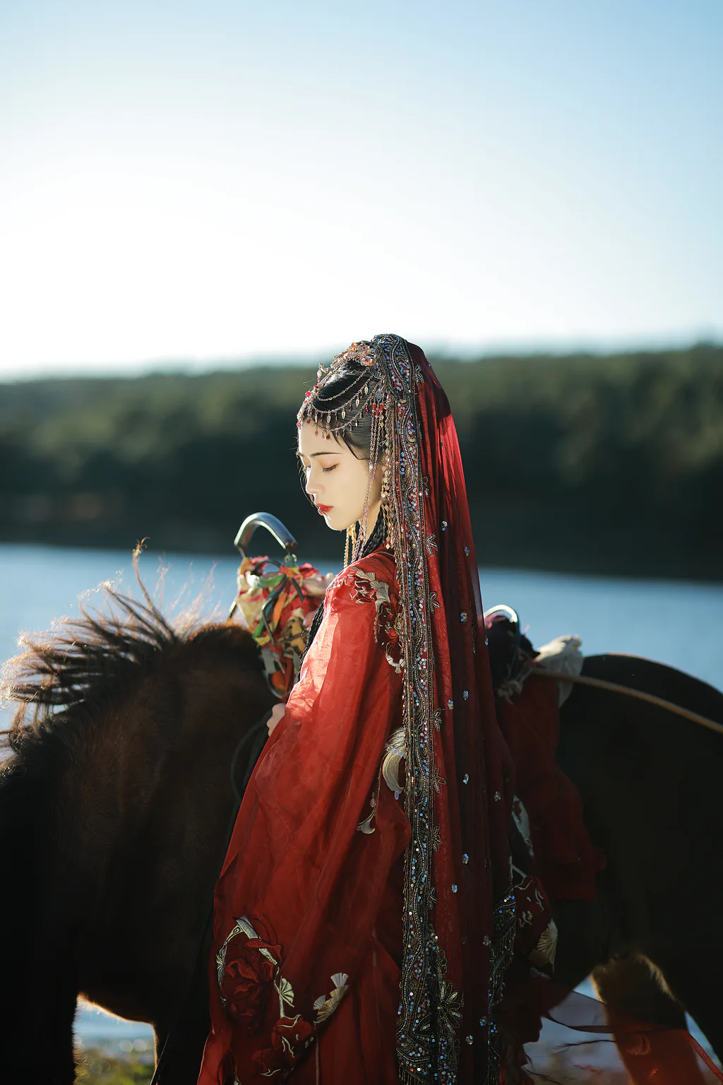 [YITUYU艺图语]2023.01.13 夕阳流火风舞沙，落日余晖映彩霞 吾岁[23+1P/461MB]插图1