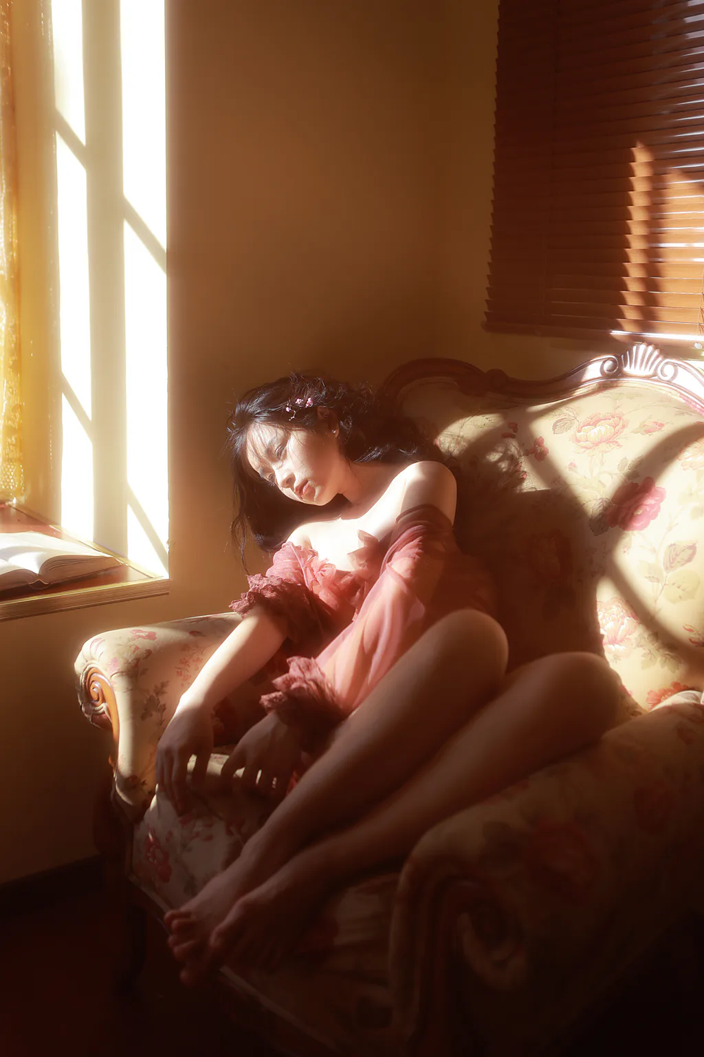 [YITUYU艺图语]2023.02.14 红 小郑[23+1P/118MB]插图2