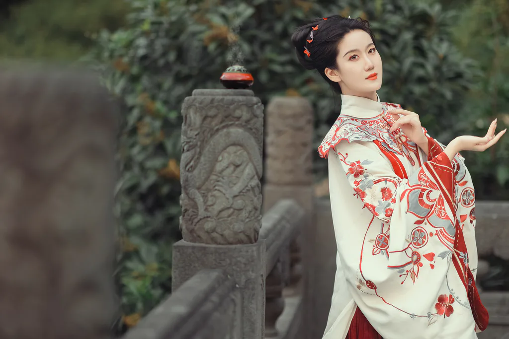 [YITUYU艺图语]2023.01.16 秋游净慈 甘乐喵喵喵[28+1P/298MB]插图2