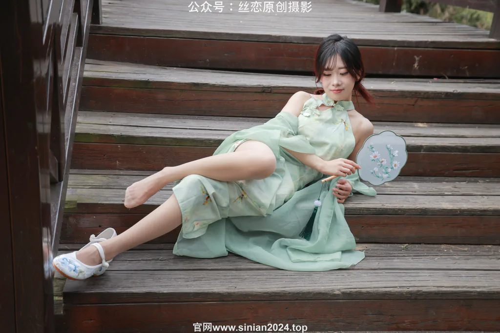 丝恋摄影 NO.040 小梦-古装汉服 白色绣花鞋 超薄肉丝 金色脚链[276P/1V/5.51GB]插图2