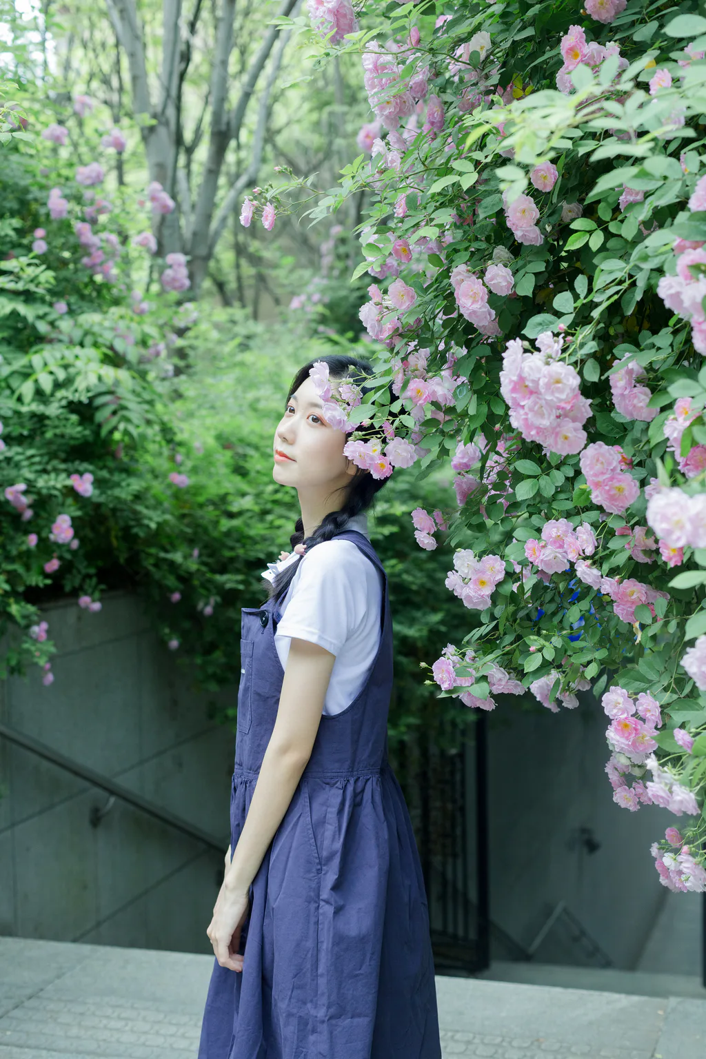 [YITUYU艺图语]2023.02.11 除了春天和蔷薇 饲猫少女-[25+1P/334MB]插图1