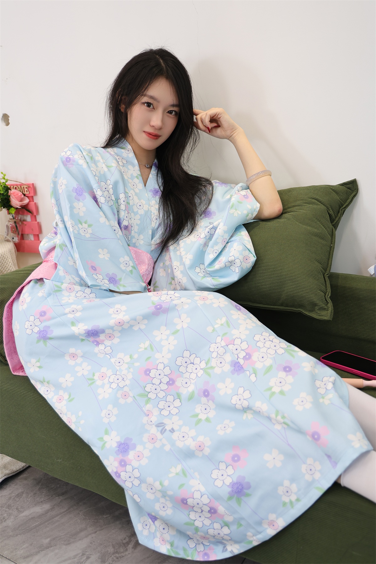 绮梦摄影 528期 小艺 无印珍藏版[308P+154P/2V/11.3G]插图1