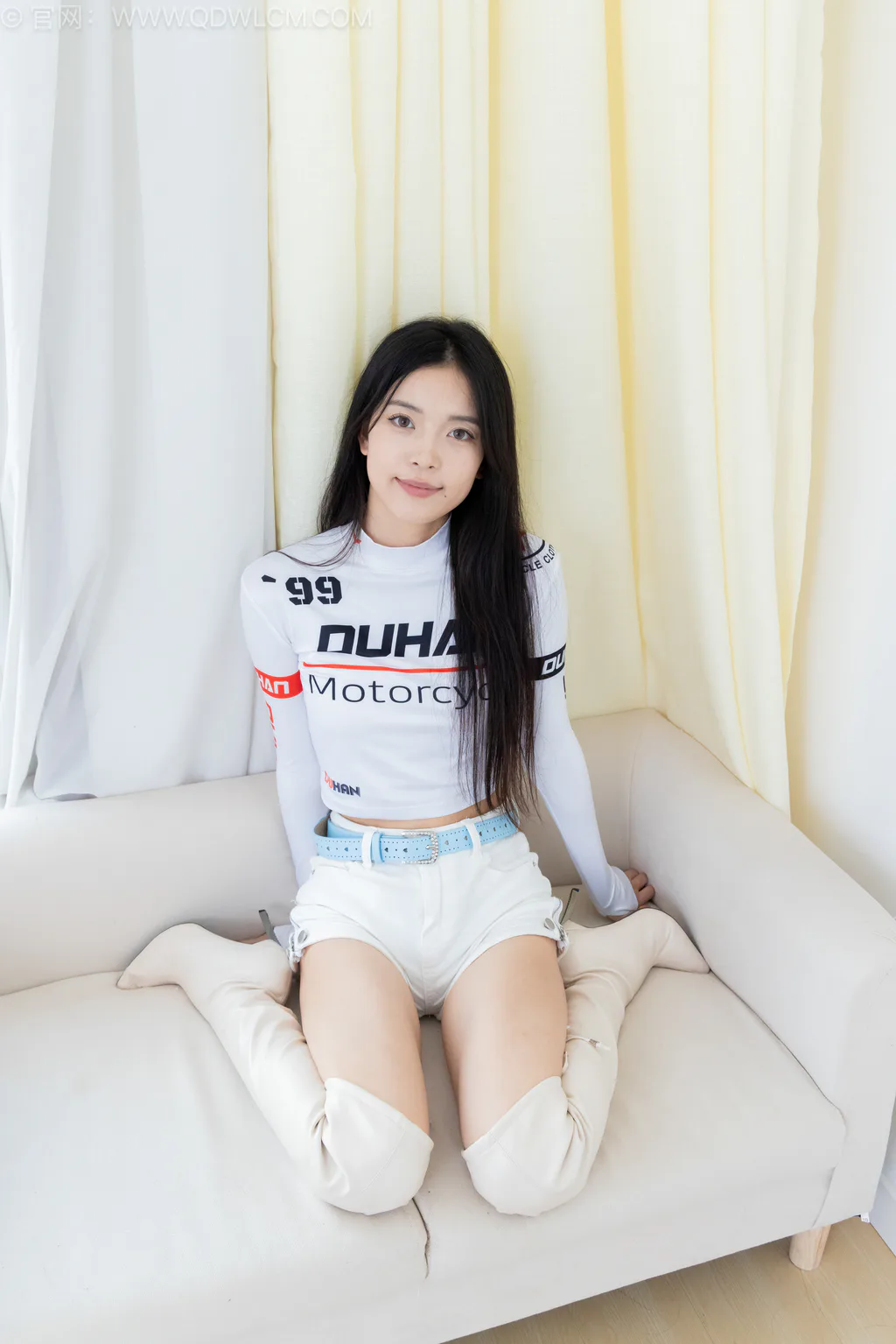 勿恋传媒 NO.2575 茯苓-高跟长靴、白棉袜、裸足[184P/1V/4.61GB]插图3